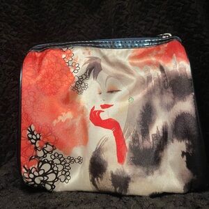 Cruella De Vil - Red and Black Illustrated Cosmetic Pouch